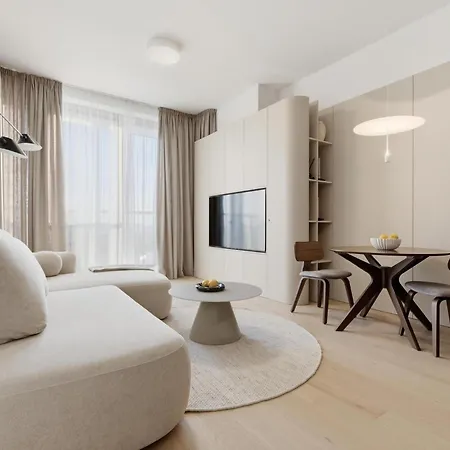 Eurovea Tower Apartment, 36th Floor, Castle View & Free Parking *