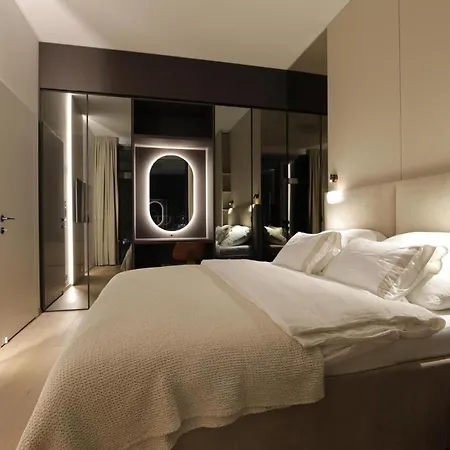 Eurovea Tower Apartment, 36th Floor, Castle View & Free Parking
