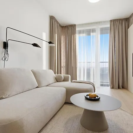 Eurovea Tower Apartment, 36th Floor, Castle View & Free Parking ברטיסלאבה