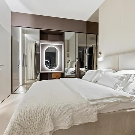 Eurovea Tower Apartment, 36th Floor, Castle View & Free Parking דירה