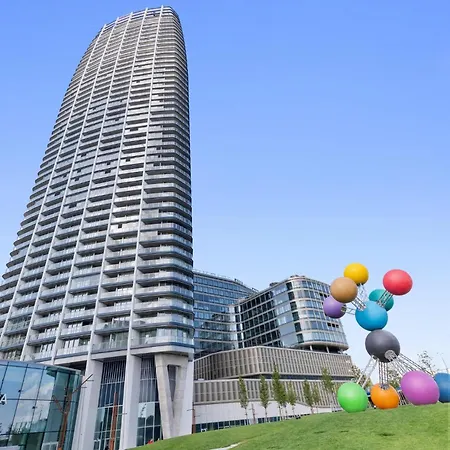 Eurovea Tower Apartment, 36th Floor, Castle View & Free Parking Appartement Bratislava