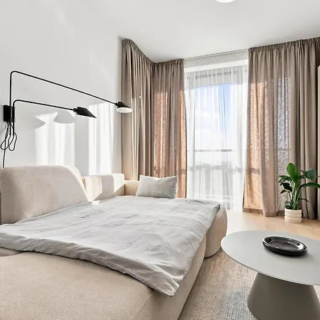 Eurovea Tower Apartment, 36th Floor, Castle View & Free Parking